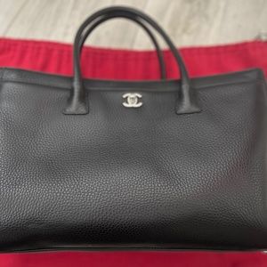 Authenti, luxury and Elegant Chanel Tote Bag